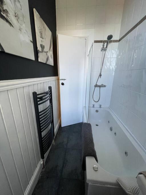 Traditional Apt Close To City Centre & Hampden 글라스고 외부 사진