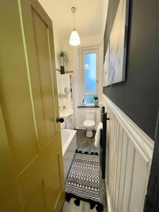 Traditional Apt Close To City Centre & Hampden 글라스고 외부 사진