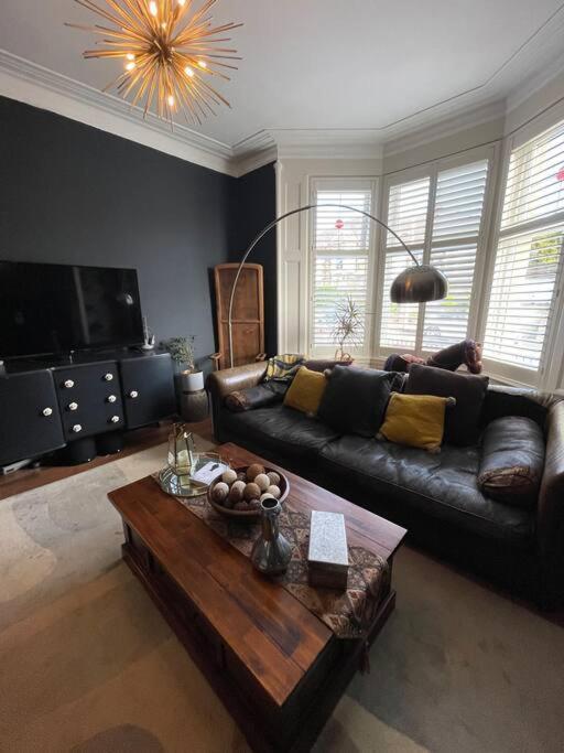Traditional Apt Close To City Centre & Hampden 글라스고 외부 사진